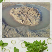 Watercirkel in zand op strand, zomertijd theedoek (Gevouwen)