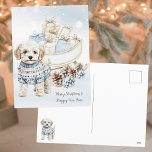 Watercolor Shih Poo Winter Blue Christmas Carte po<br><div class="desc">Carte postale de Noël mignonne avec une aquarelle illustrant un chien Shih Poo blanc dans un chandail d'hiver douillet de teintes brune et bleue devant un traîneau avec des cadeaux de Noël élégamment emballés dans des teintes neutres et bleues avec des pinecones bleues et marron couchés en dessous avec un...</div>