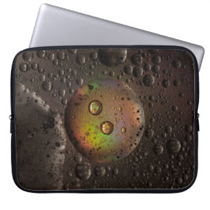 Waterdruppels op een glazen plaat laptop sleeve