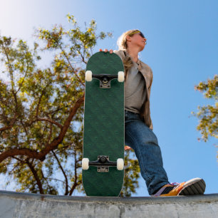 Waterdruppels op groen metaal skateboard
