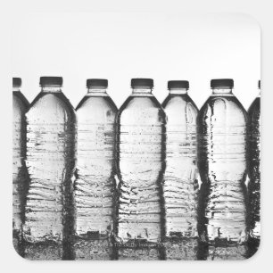 Waterflessen in studio vierkante sticker