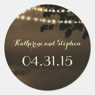 Waterfront Rustieke String Lights Bomen Bruiloft Ronde Sticker