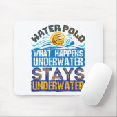 Waterpoly wat er onder water gebeurt muismat (Met muis)