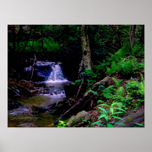 Waterval door rotsen poster (Voorkant)