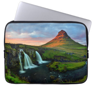 Waterval   Kirkjufall, IJsland Laptop Sleeve
