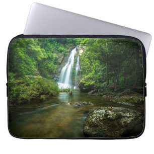 Waterval   Tamnung Waterfall, Phuket Thailand Laptop Sleeve