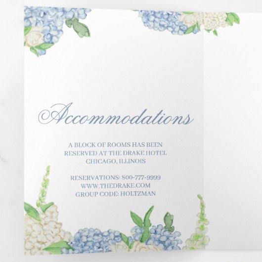 Waterverf Blauw en Wit Hydrangea Crest Bruiloft Drieluik Uitnodiging (Binnenzijde eerst)