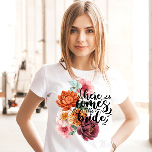 Waterverf bloemig hier komt de bruid t-shirt
