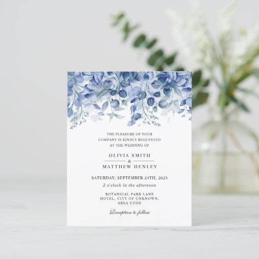 Waterverf blue eucalyptus bruiloft uitnodiging (Staand voorkant)