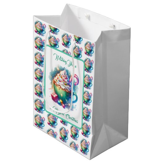 Waterverf Christmas Cup van Hot Cacao Medium Cadeauzakje (Voorkant Gekanteld)