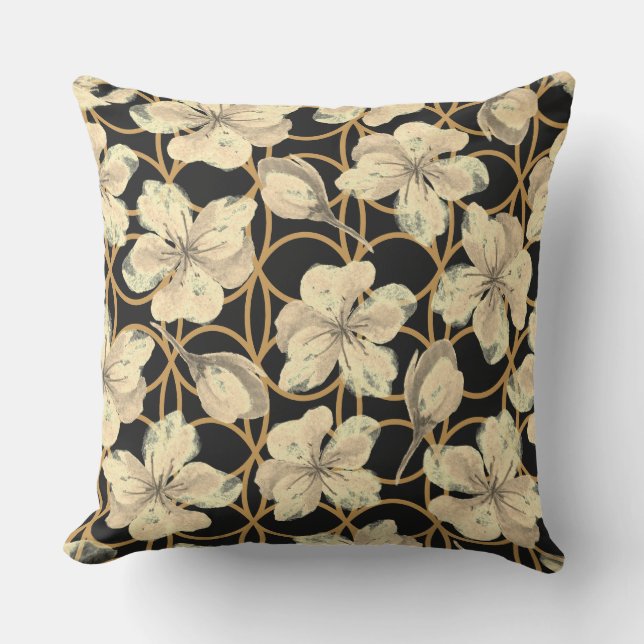 Waterverf Cream Flowers op Black Indoor Buitenkussen (Voorkant)