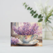 Waterverf Lila bloemen in een theekopje Briefkaart (Staand voorkant)