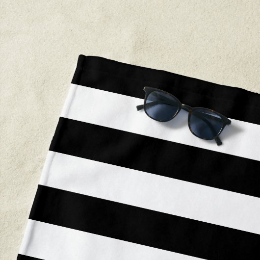 Waterverf Paars Iris Black White Stripes Pattern Strandlaken (In situ)