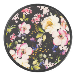 Waterverf roze geel rozen zwarte achtergrond hockey puck