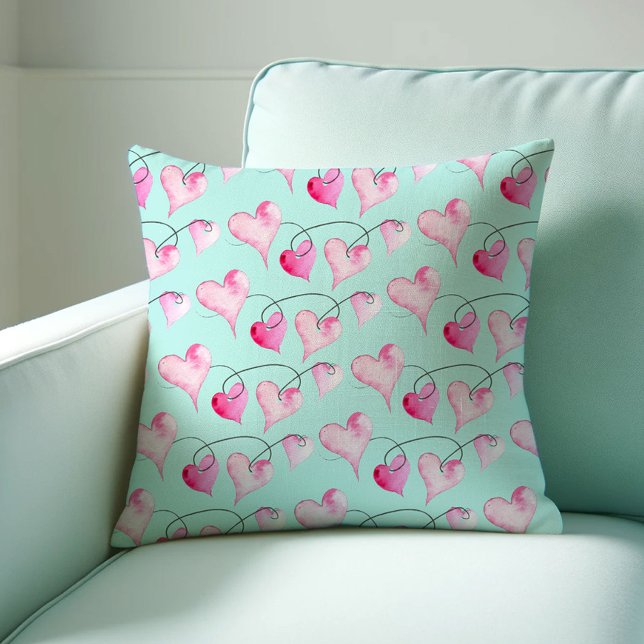 Waterverf roze hartenpatroon kussen (Valentines decor watercolor hearts pillow art by Victoria Grigaliunas of Do Tell A Belle)
