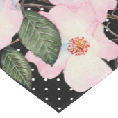 Waterverf roze witte rozen zwarte witte pooldots korte tafelloper (Hoek)