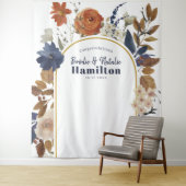 Waterverf Stusty Blue Terracotta Floral Wedding Wandkleed (In situ)