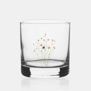 Waterverfboeket van wilde bloemen whisky glas