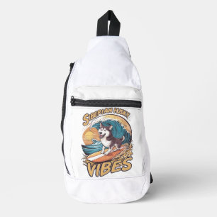 Wave Rider: Siberische husky hond vangen golven Sling Bag