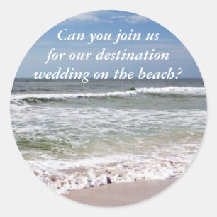 Waves Crash op Sandy Beach Ronde Sticker