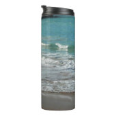 Waves Lapping op de Beach Turquoise Blue Ocean Thermosbeker (Geroteerd rechts)