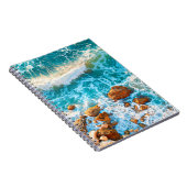 Waves op een rotzand bij zonsondergang. Luchtvaart Notitieboek (Rechterzijde)