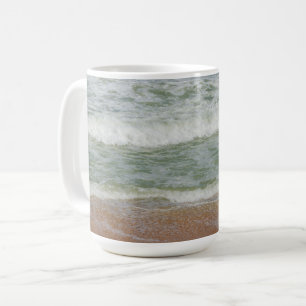 Waves op het tropische Afbeelding van het strand Koffiemok