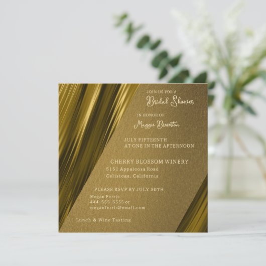 Wavey Gold Bridal Shower Invitation (Debout devant)