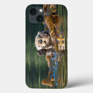 Waving Zee Otter iPhone 13 Hoesje