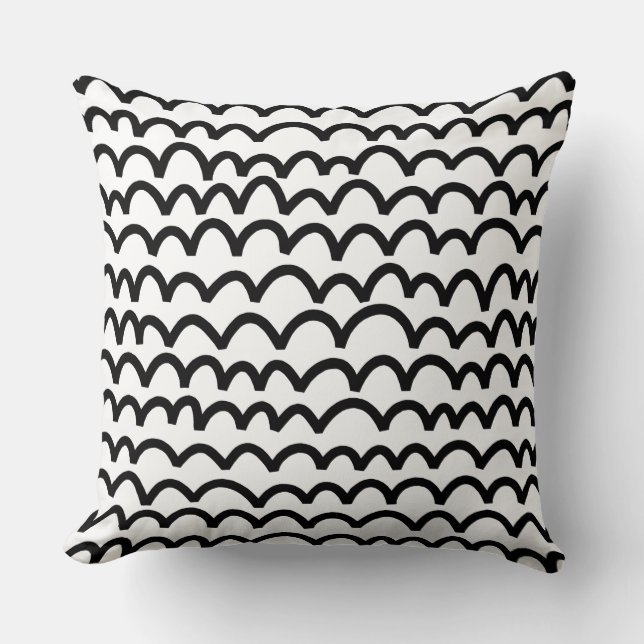 Wavy Pattern - Black on White Kussen (Voorkant)