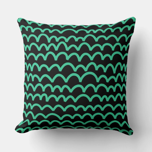 Wavy Pattern - Zee Green op Black Kussen (Voorkant)