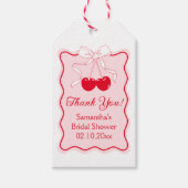 Wavy Red Pink Cherry Bow Vrijgezellenfeest Favorie Cadeaulabel (Voorkant)
