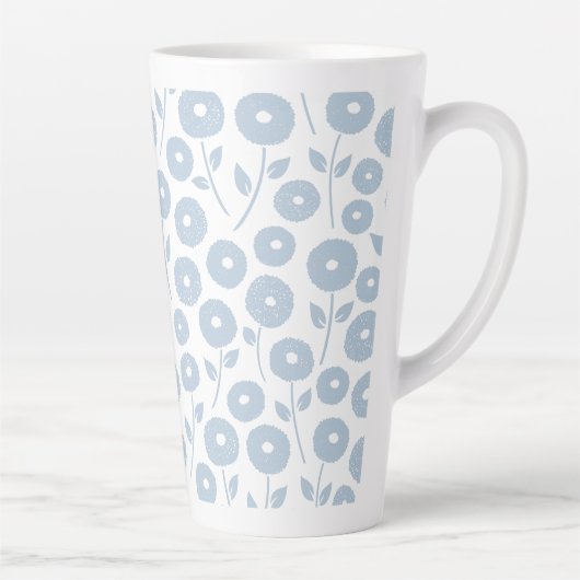 Wazig bloempatroon blauw op wit latte mok (Rechts)