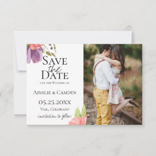 Wazige bloemenfoto save the date aankondiging