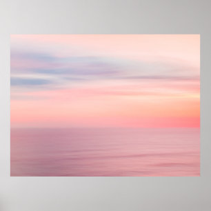 Wazige zonsondergang hemel en oceaan poster