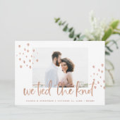 We bonden de knoop door | Roos Gold Wedding Kaart (Staand voorkant)