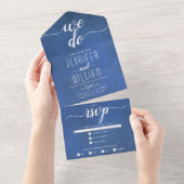 "We doen" gekleurde blauwe scriptkalligrafie bruil All In One Uitnodiging (Afscheurbaar)