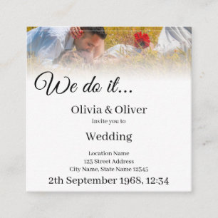 We doen het - Het zoenen van een paar op een weide Informatiekaartje