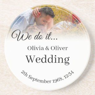 We doen het - Het zoenen van een paar op een weide Zandsteen Onderzetter