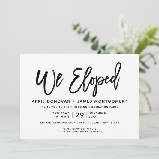 We Eloped Brush Typografie Bruiloft uitnodiging (Staand voorkant)