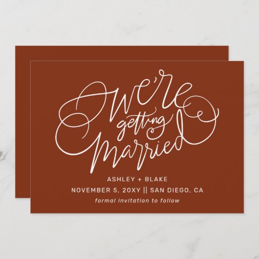 We gaan trouwen met Rust Simple Calligraphy Save The Date (Voorkant / Achterkant)