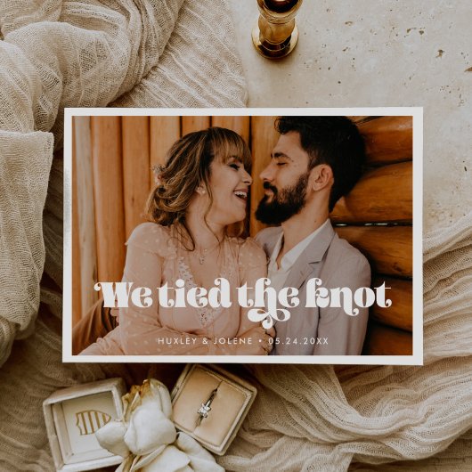 We hebben de  foto van het knot retro script gekop aankondiging