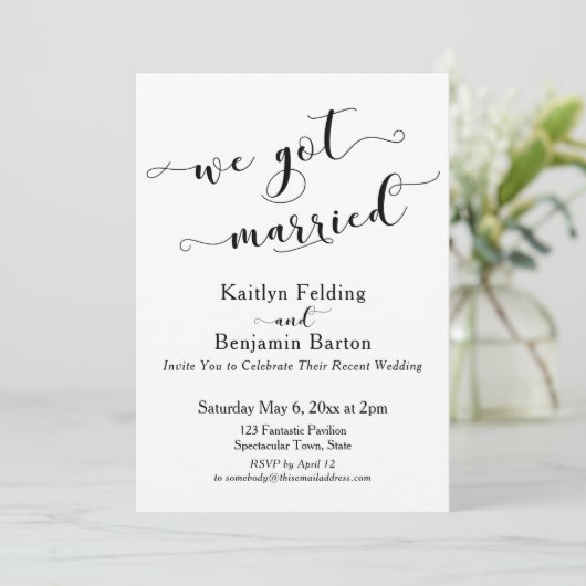 We hebben gehuwd Script Black en White Reception Kaart (Staand voorkant)
