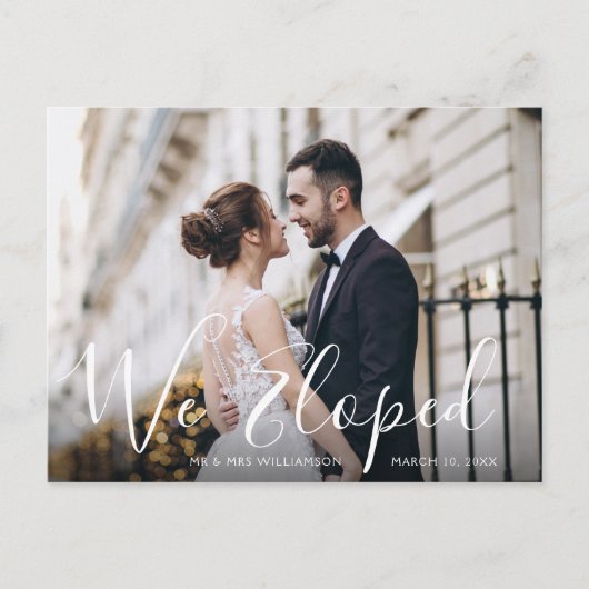 WE HIELPEN | leuke script bruiloft aankondiging Briefkaart (Voorkant)