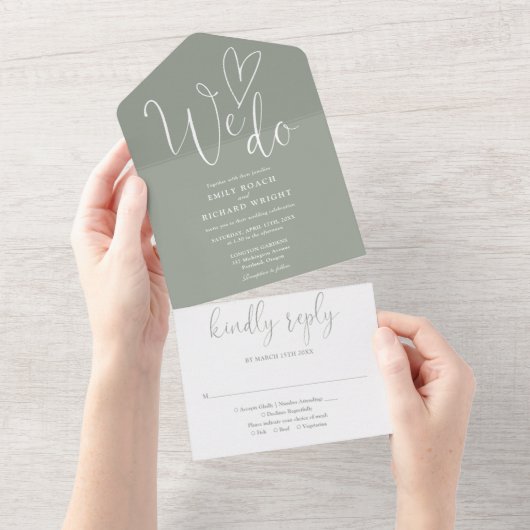 We houden van hartscript Sage Green Wedding All In One Uitnodiging (Afscheurbaar)
