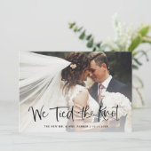 We Knoopten de Knoop | Casual Script Foto Elopemen Aankondiging (Staand voorkant)