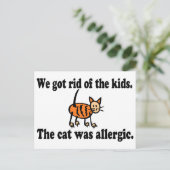 We kregen last van het Kind dat het katje allergis Briefkaart (Staand voorkant)