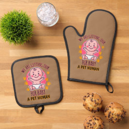 We krijgen onze vier Baby een gezelschapsmens Ovenwant & Pannenlap Set