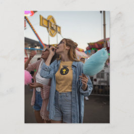 We lopen naar buiten briefkaart