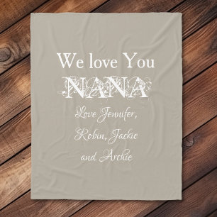 'We Love You Nana' Elegante scriptnamen Soft Grey Fleece Deken